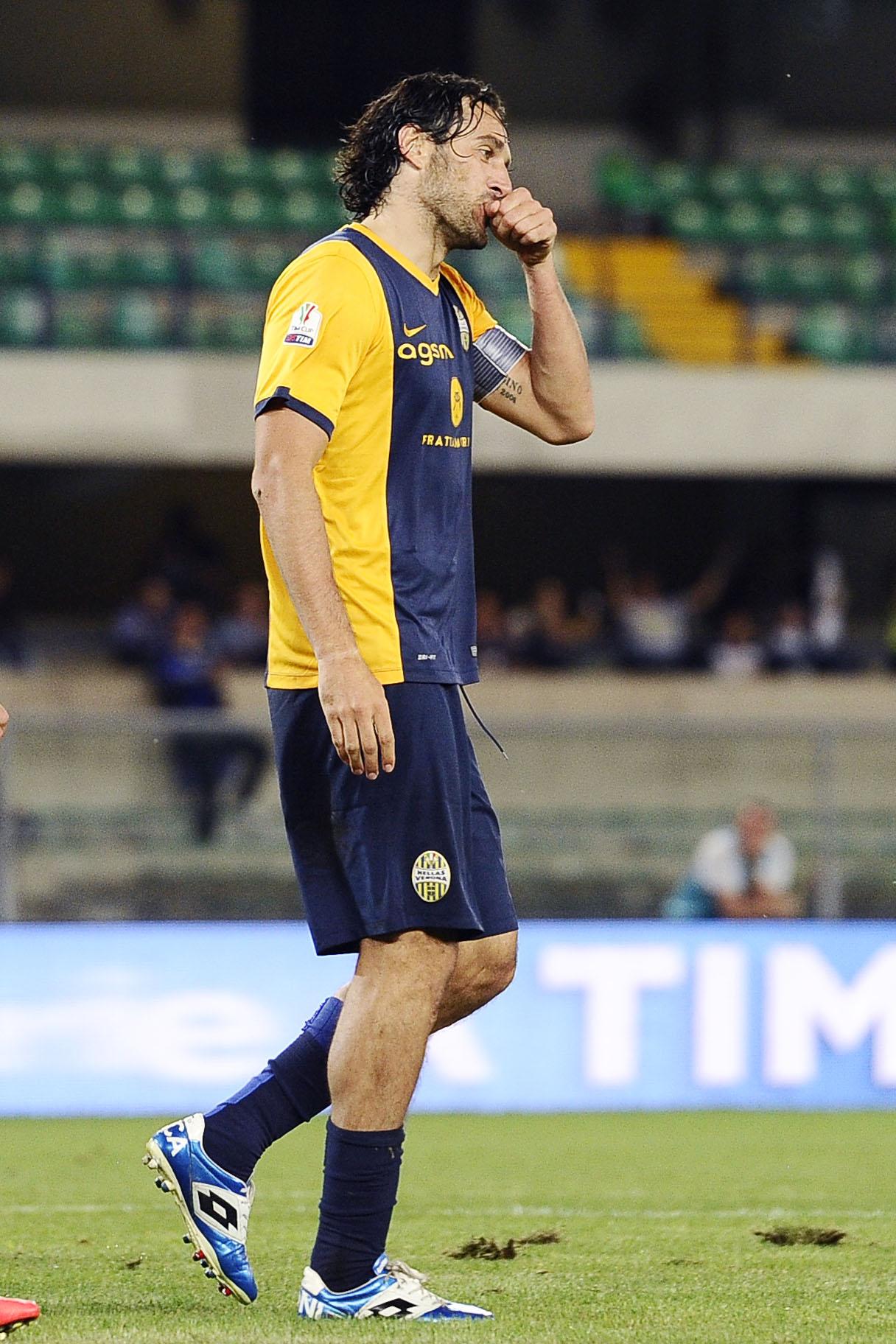 toni esulta hellas verona agosto 2014 ifa