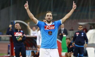 higuain esulta bis napoli settembre 2015 ifa