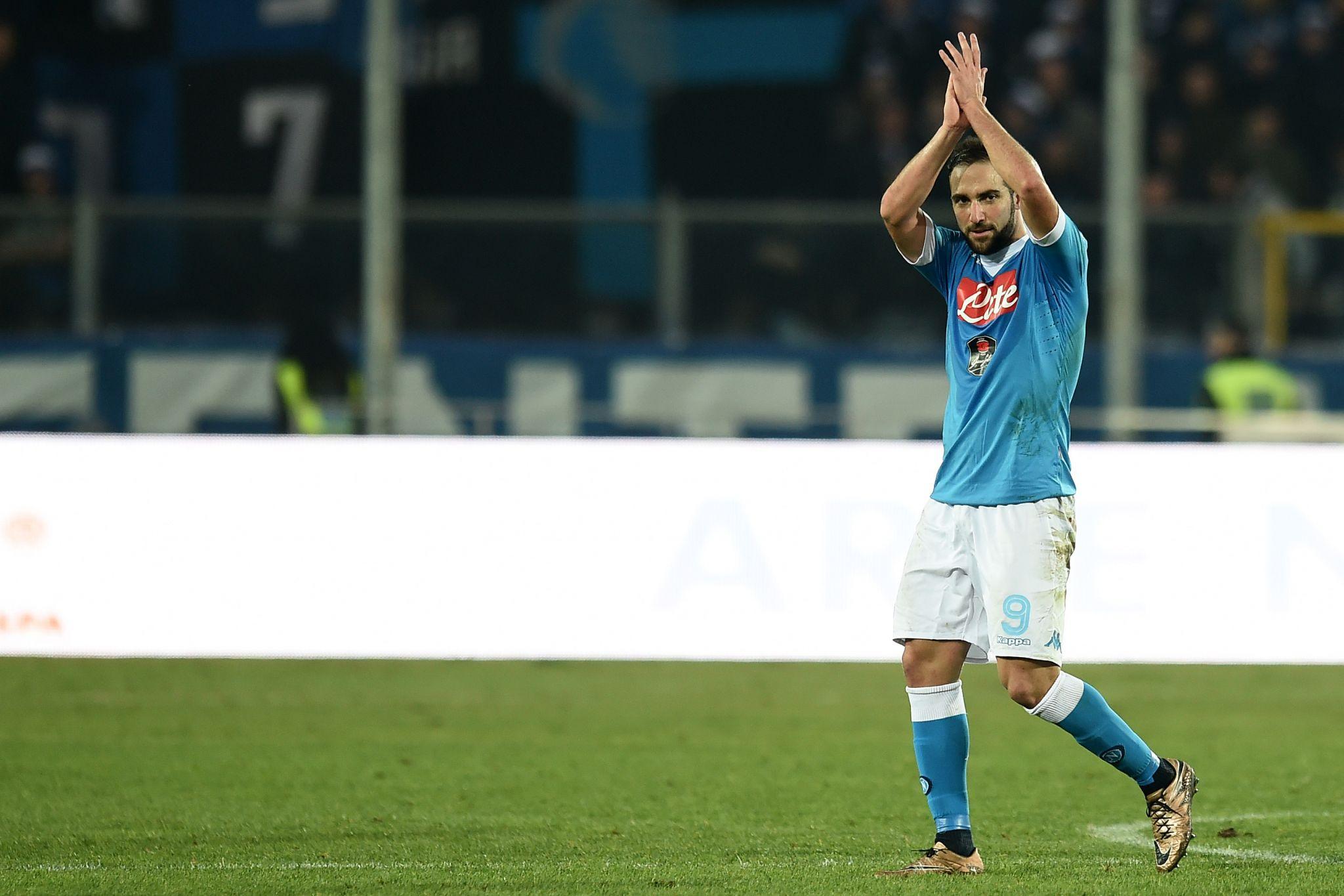 higuain saluta napoli dicembre 2015 ifa