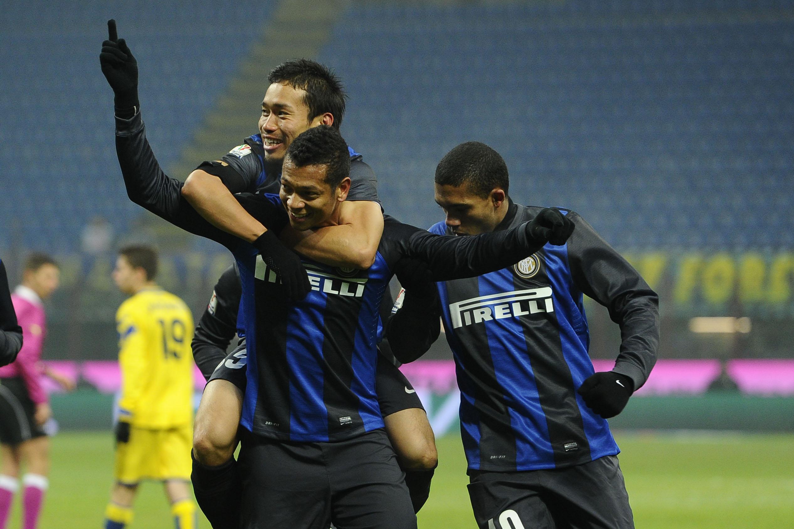 inter guarin esulta squadra 2012 ifa