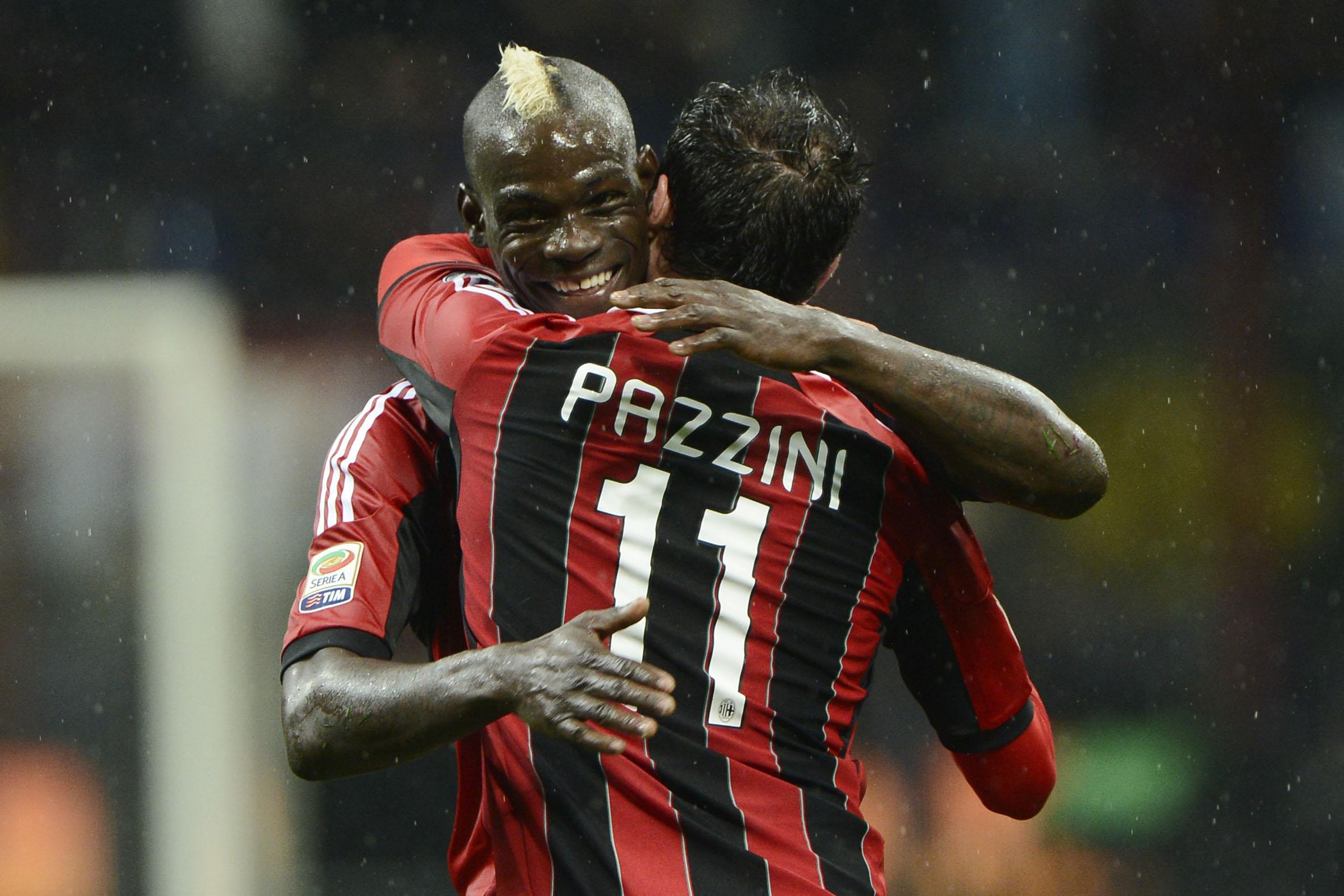 pazzini balotelli casa milan 2013 (abbraccio) ifa