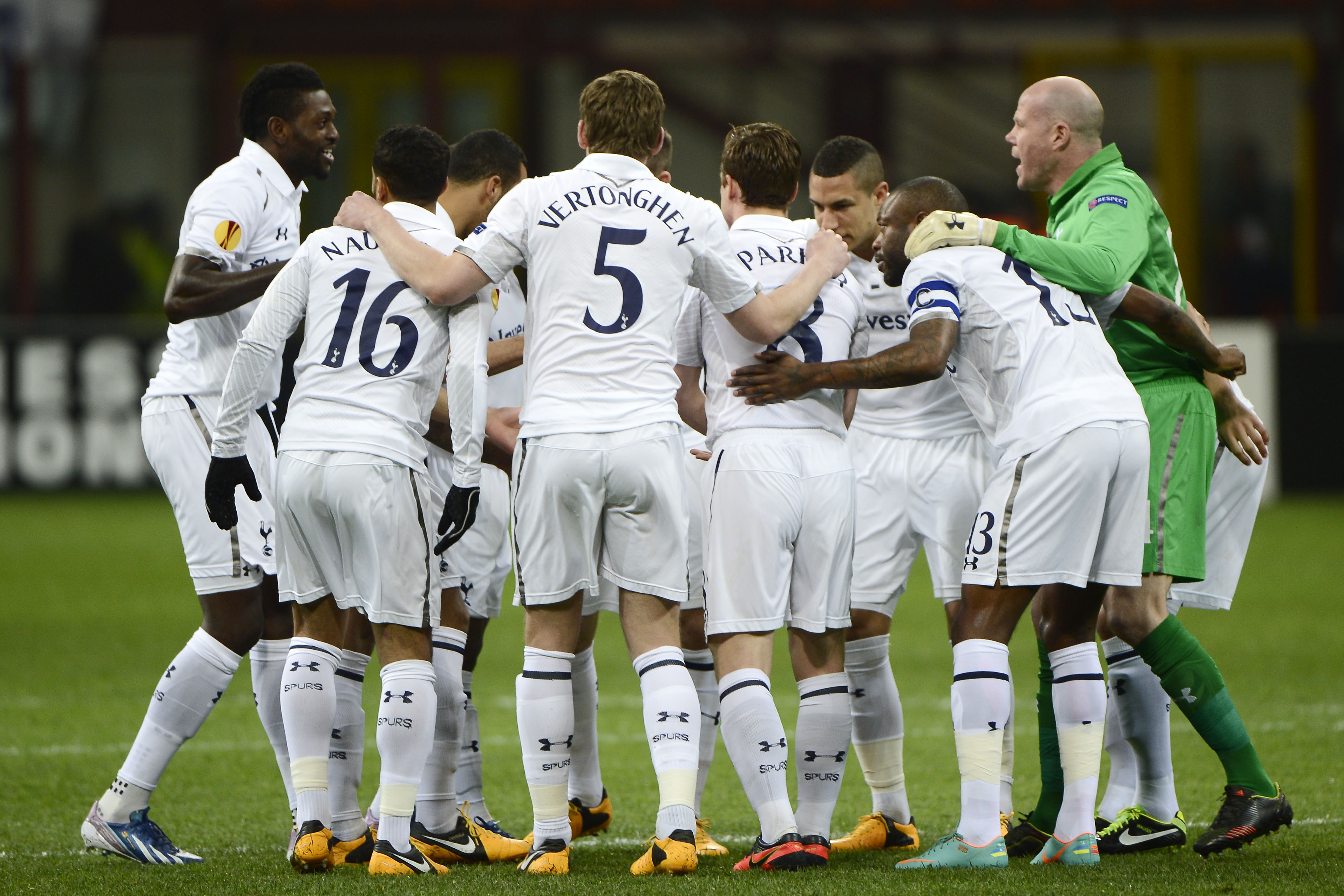 tottenham squadra esulta 2013 ifa